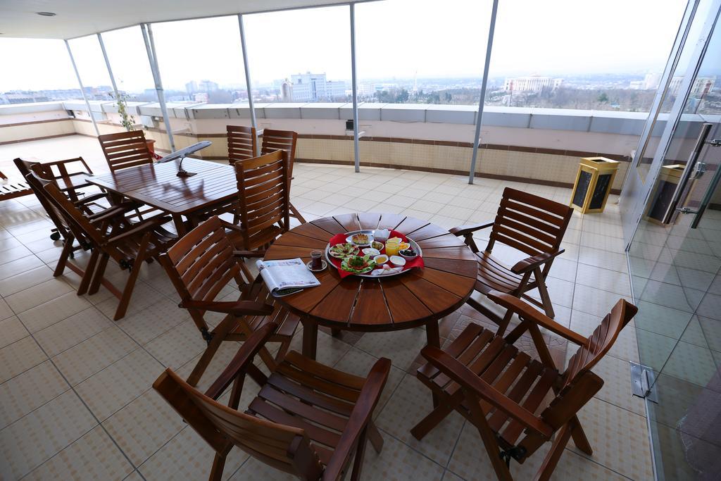 Bokhtar Apart Hotel 杜尚别 外观 照片
