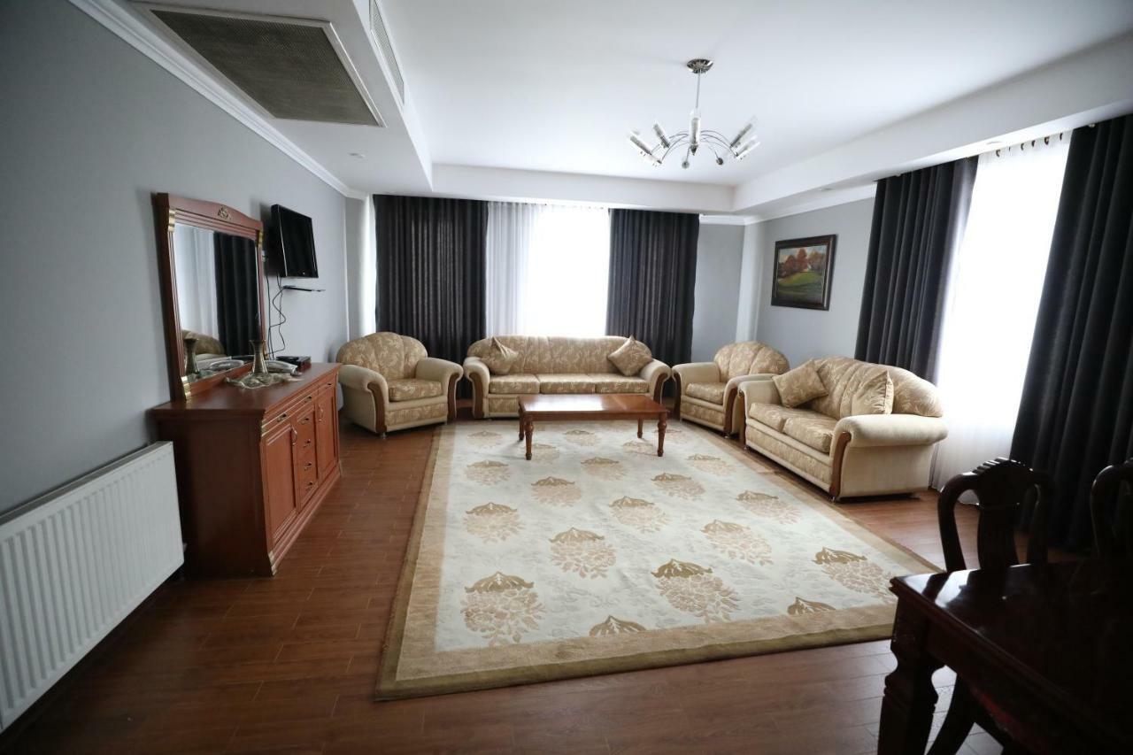 Bokhtar Apart Hotel 杜尚别 外观 照片